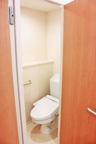 クレイノサニーハイツ２のトイレ|温水洗浄便座付き