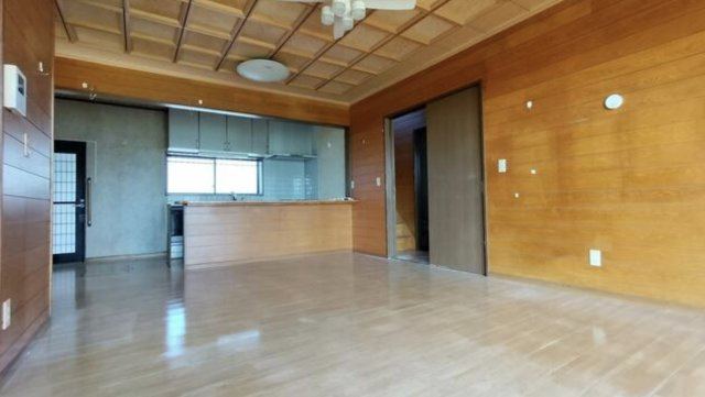 【居間・リビング】 | 熊谷市上川上　中古戸建