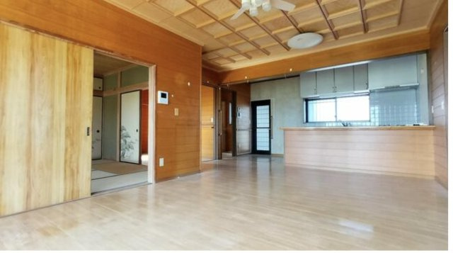 【居間・リビング】 | 熊谷市上川上　中古戸建