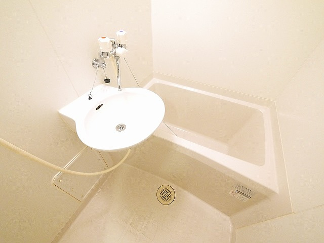 レオパレス大徳Ａの浴室|お風呂で日々の疲れを落としましょう