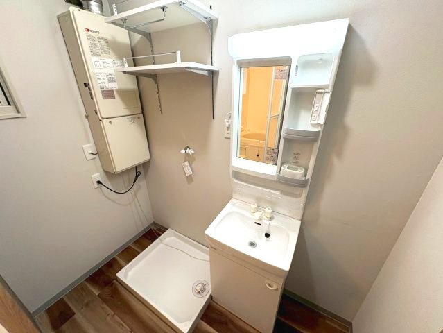 新栄プロパティーはびきのⅡの洗面所