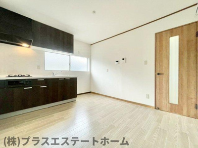 【居間・リビング】 | 上池田３丁目貸家Ⅱ