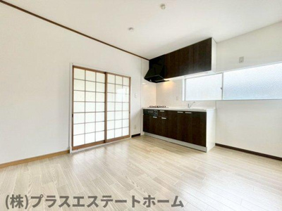【居間・リビング】 | 上池田３丁目貸家Ⅱ