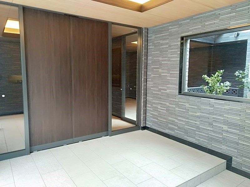 アーサー原のエントランス