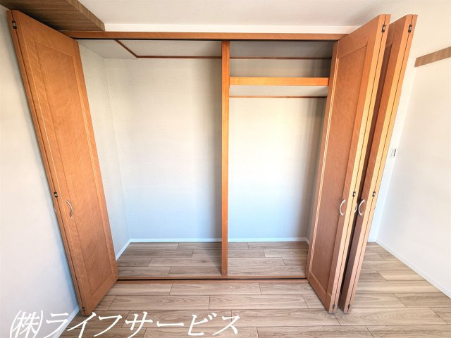 【収納】 | グリーンハイツ十三 | 洋室４.８帖／大型のクローゼットあり！