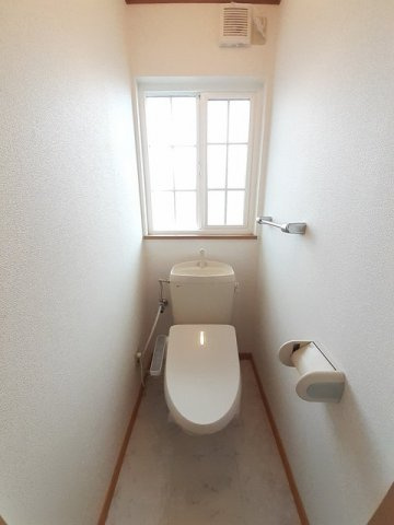 メゾン．ド　ファミーユＤのトイレ|コンパクトで使いやすいトイレです