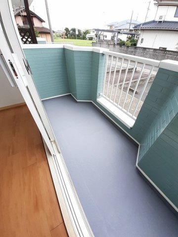 シャンゼリゼ弐番館のバルコニー|落ち着いた時間を過ごせるバルコニーです
