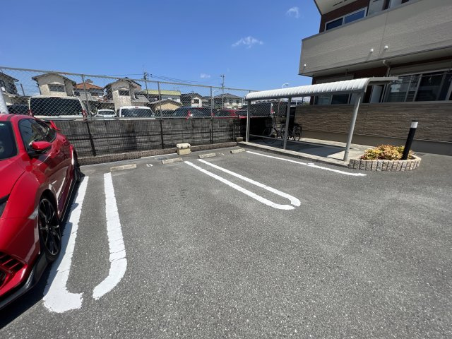 ルミエール・メゾンⅡの駐車場