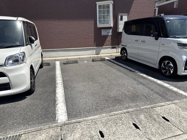 タウニー北条　１の駐車場