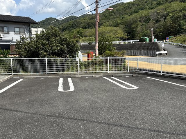 プロムナード大野の駐車場
