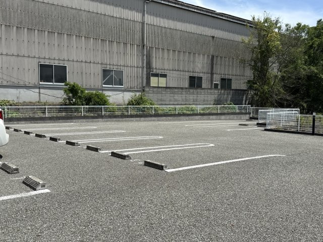 プランドールⅡの駐車場