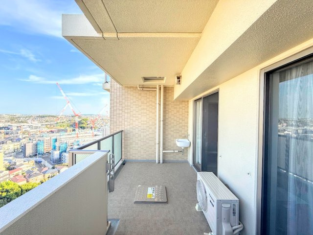 グランドメゾン東戸塚3番館のバルコニー|◆日当たり良好なバルコニー！毎日のお洗濯にも嬉しいですね！