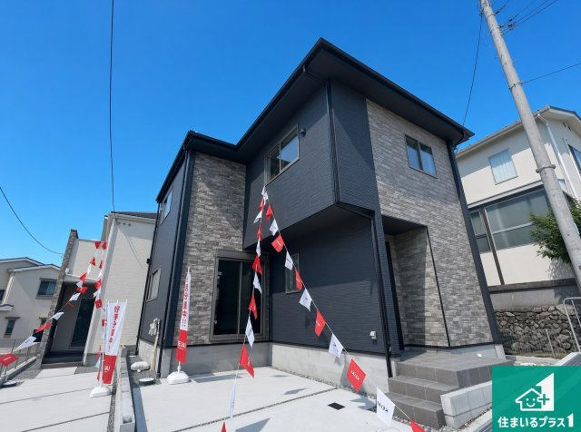 ■豊中市春日町　第4期　新築一戸建ての外観|安心の10年保証！外観を美しく保ち、雨水で汚れを落とします！気になることがありましたら、お気軽にお問い合わせください！