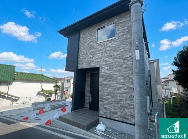 ■豊中市春日町　第4期　新築一戸建ての外観パース|周辺は落ち着いた街並みの住宅地！子育てがしやすい住環境です！現地でしかわからない事もございます。是非一度ご覧ください。