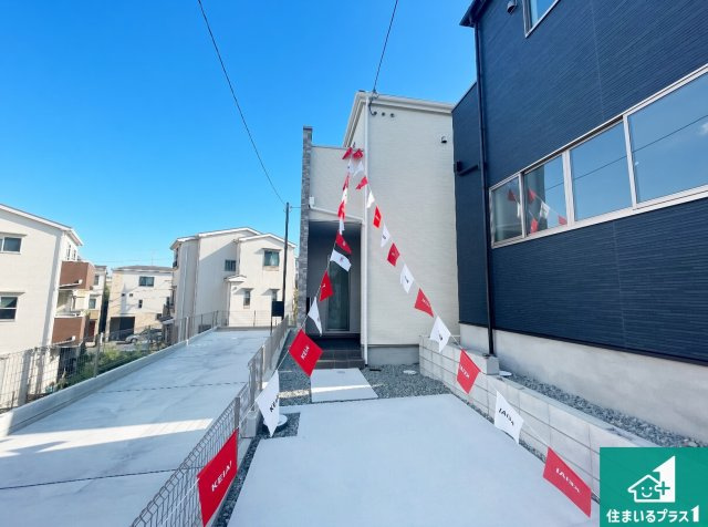 ■豊中市春日町　第4期　新築一戸建ての外観|安心の10年保証！外観を美しく保ち、雨水で汚れを落とします！気になることがありましたら、お気軽にお問い合わせください！