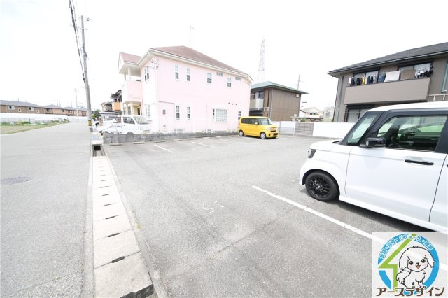 グランノーヴァの駐車場