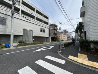 【前面道路含む現地写真】