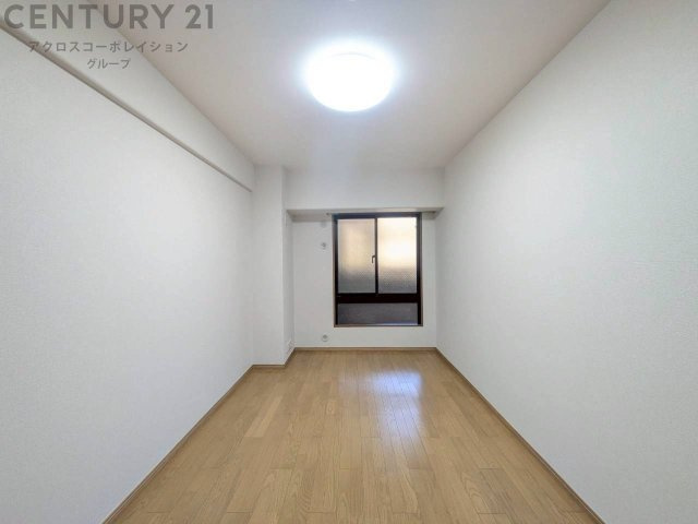 子供部屋…創造性や成長を促す遊びの空間を提供。学習や趣味に集中できる環境を整えます。個別のプライベートスペースは自己表現と自立心を育み、心地よい睡眠環境を整えリラックスできる場所を提供。