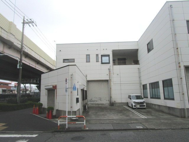 足立区入谷８丁目の倉庫