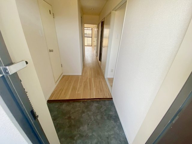 マンションむなかたの玄関