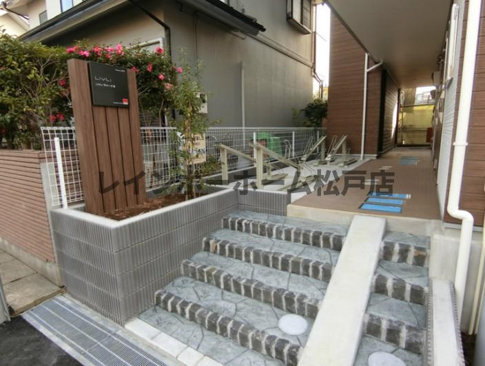 仲介手数料（賃料の1.10ヵ月）の50％OFF対象物件！のエントランス