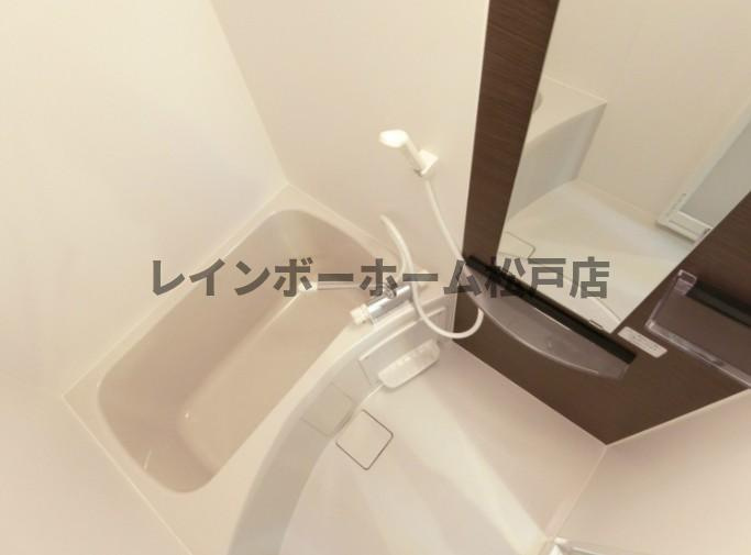 仲介手数料（賃料の1.10ヵ月）の50％OFF対象物件！の浴室