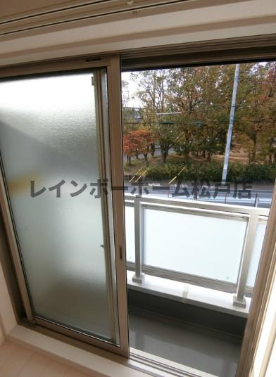 仲介手数料（賃料の1.10ヵ月）の50％OFF対象物件！のバルコニー