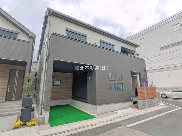 練馬区豊玉南2丁目 全3棟 B号棟の外観|西武新宿線「野方」駅まで徒歩約14分 小中学校、総合病院、公園も近く子育てしやすい環境です