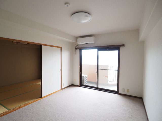 【居間・リビング】 | ライオンズマンション御倉町 | ★内覧予約でブランド米2kg★