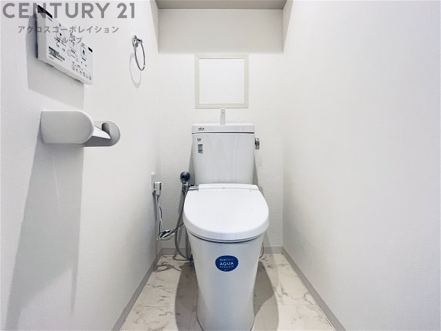 温水洗浄便座付きのトイレです！
