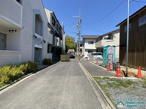 鷹峯光悦町 新築戸建 D区画の前面道路含む現地写真