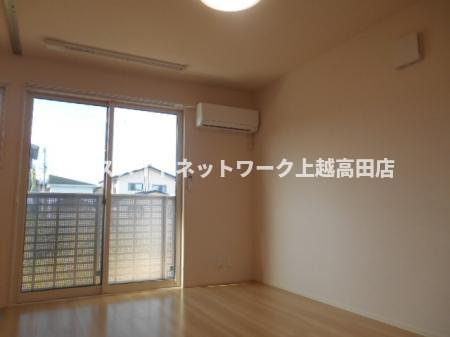 フィラージュ Ｂの居間・リビング|ＬＤＫ