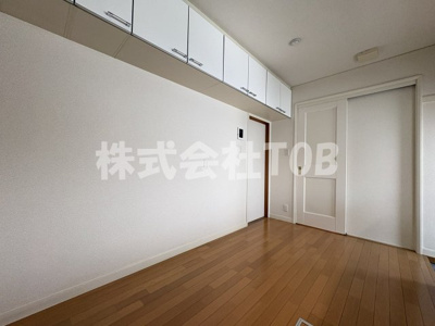 【居間・リビング】 | 和泉１丁目戸建て | 1F　DK6帖