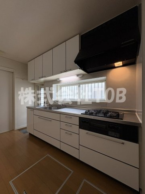 【キッチン】 | 和泉１丁目戸建て | 1F　ガス3口グリル付き