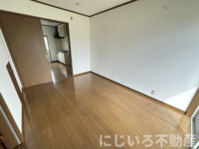 ハイツTOMINAGAの居間・リビング