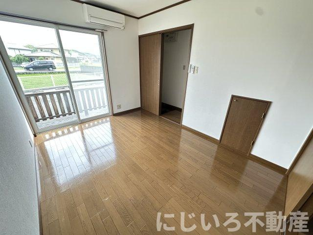 ハイツTOMINAGAの居間・リビング