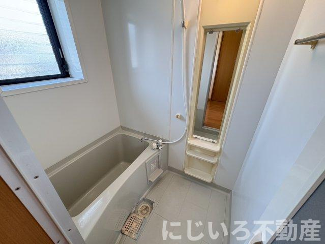 レジデンス梶島の浴室