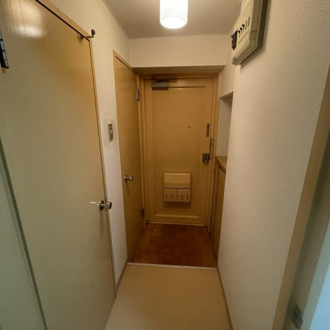 室蘭東町第１住宅の玄関
