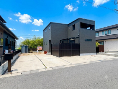 【駐車場】 | 【築5年】中古一戸建　金光町占見新田　4LDK | 駐車スペース。土間コンクリート敷設済み。