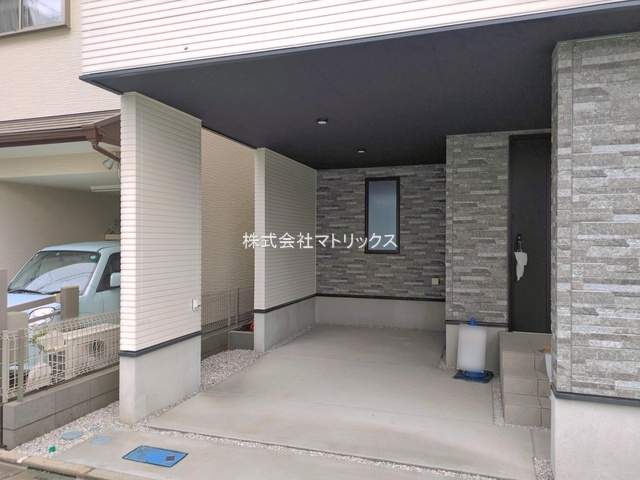 練馬区関町東1丁目　車庫×21帖LDK　大型規格住宅　限定1棟の駐車場