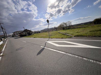 【前面道路含む現地写真】 | 小野市敷地町　土地