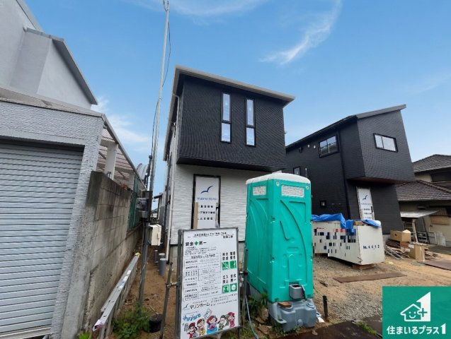 神戸市須磨区高尾台　新築一戸建ての外観|周辺は落ち着いた街並みの住宅地！子育てがしやすい住環境です！まだ未完成ですが、現地でしかわからない事もございます。是非一度ご覧ください。