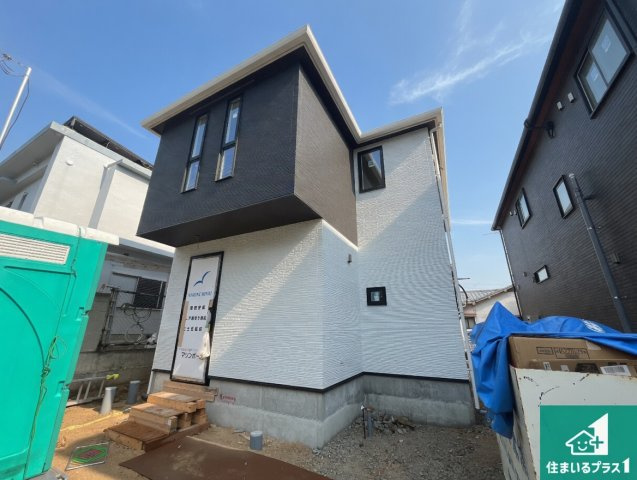 神戸市須磨区高尾台　新築一戸建ての外観|周辺は落ち着いた街並みの住宅地！子育てがしやすい住環境です！まだ未完成ですが、現地でしかわからない事もございます。是非一度ご覧ください。