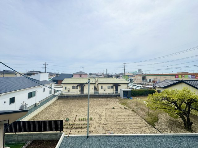 馬郡町 第1 2号棟の展望|バルコニーからの眺望はのどかな風景が広がっております。