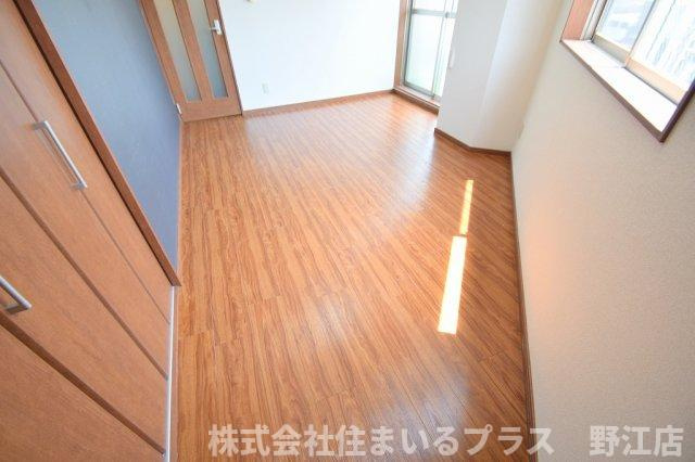 サンプラザ清水駅前の居間・リビング