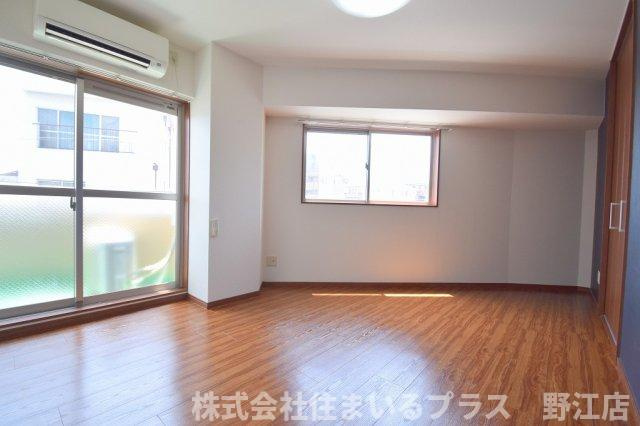 サンプラザ清水駅前の居間・リビング