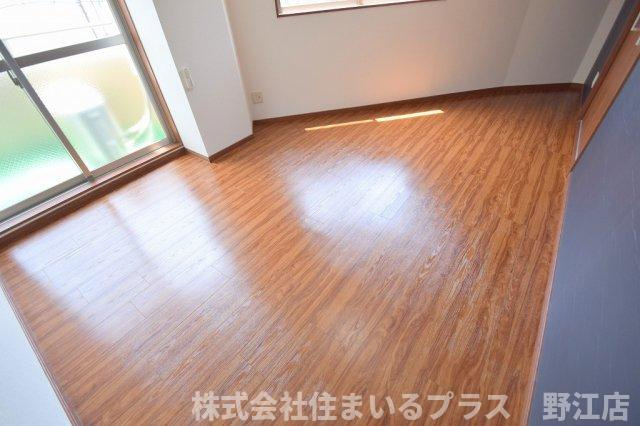 サンプラザ清水駅前の居間・リビング