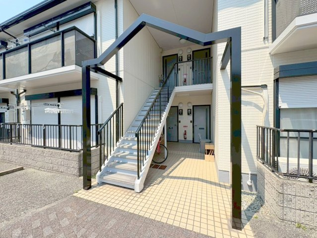 ファミール仁川Ⅲのエントランス|清潔なエントランスです