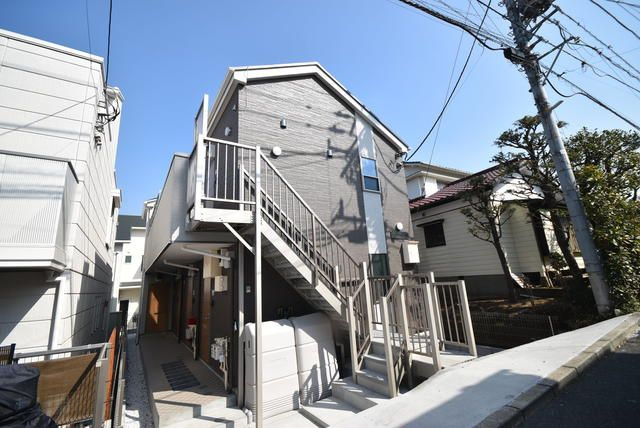 横浜市中区矢口台のアパートの外観