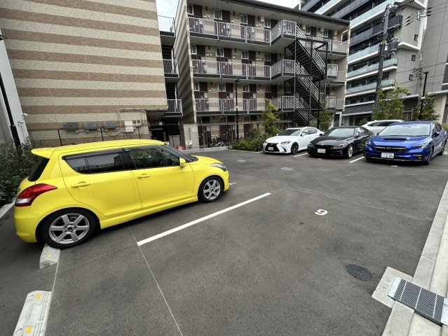 リヴェント難波サウスの駐車場